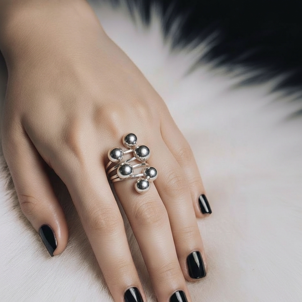 Sliver statement ring